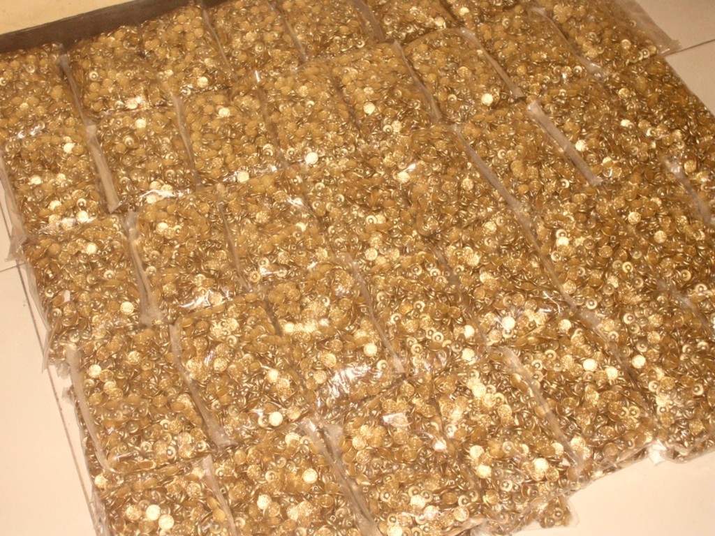 kancing jas almamater ugm